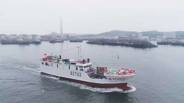 我國(guó)自主建造的首批兩艘大洋性玻璃鋼超低溫金槍魚(yú)延繩釣船隆興801和隆興802順利啟航，對(duì)于我國(guó)的玻璃鋼漁船產(chǎn)業(yè)化進(jìn)程具有里程碑式的重要而深遠(yuǎn)的意義。廣東博皓提供玻璃鋼船艇選材解決方案。